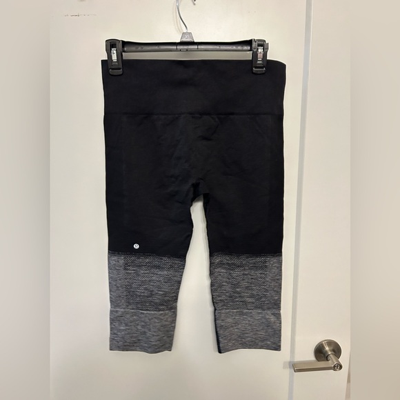 Like New Lululemon Seamlessly Street Crop - Picture 6 of 9
